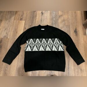 Black and White Sweater XL